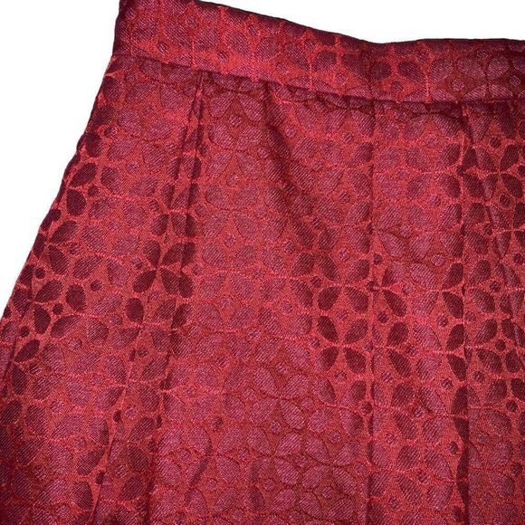 Hutch red textured with red flowers full skirt 10 - Picture 2 of 6